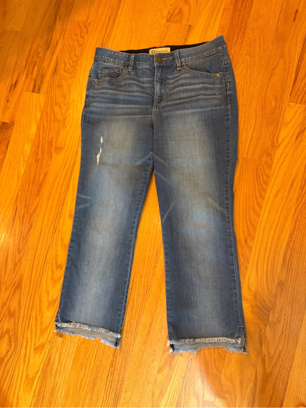 Women’s Democracy Midwash Blue Crop Jeans with stretch size 10